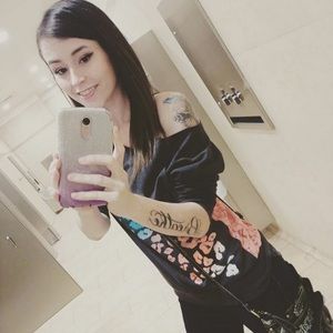 Meet your Posher, Destinee